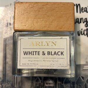 Arlyn White & Black Eau de Parfum